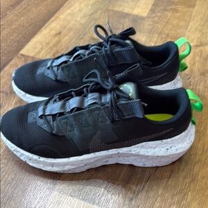 New Nike sneakers W6.5